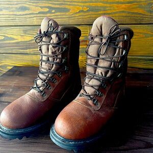 Cabela Iron Ridge 800 Gore-Tex insulated hunting boots. Like new, Size 11.